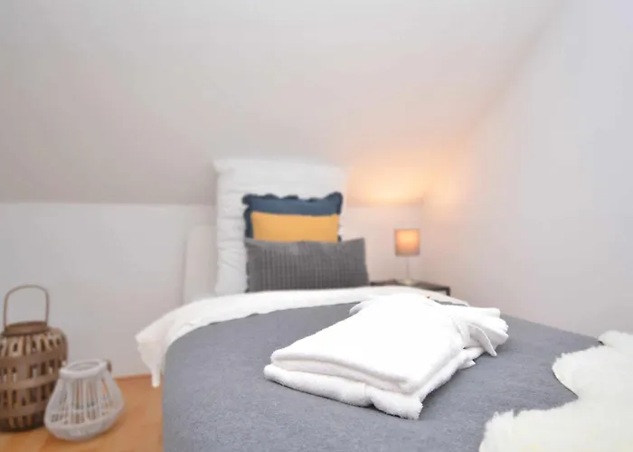 03 - Fuer Firmen Lägenhet Kulmbach